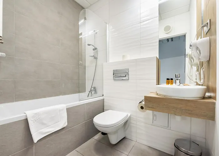 New Comfort 614 By Bookinghost